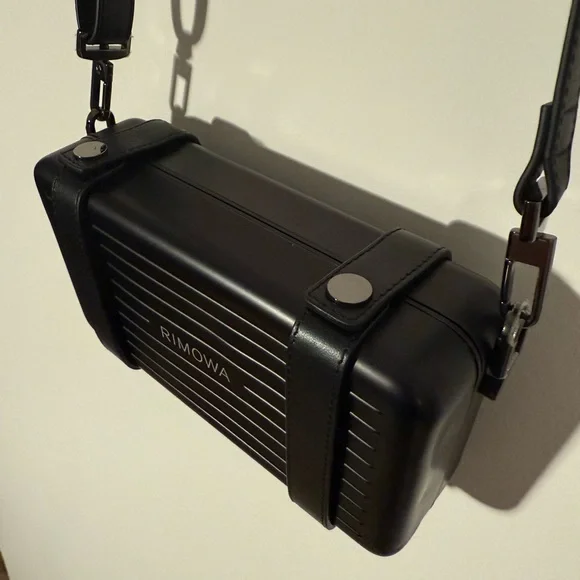 RIMOWA Cross Body Personal Bag Aluminum Black with box and dust bag - Picture 4 of 14